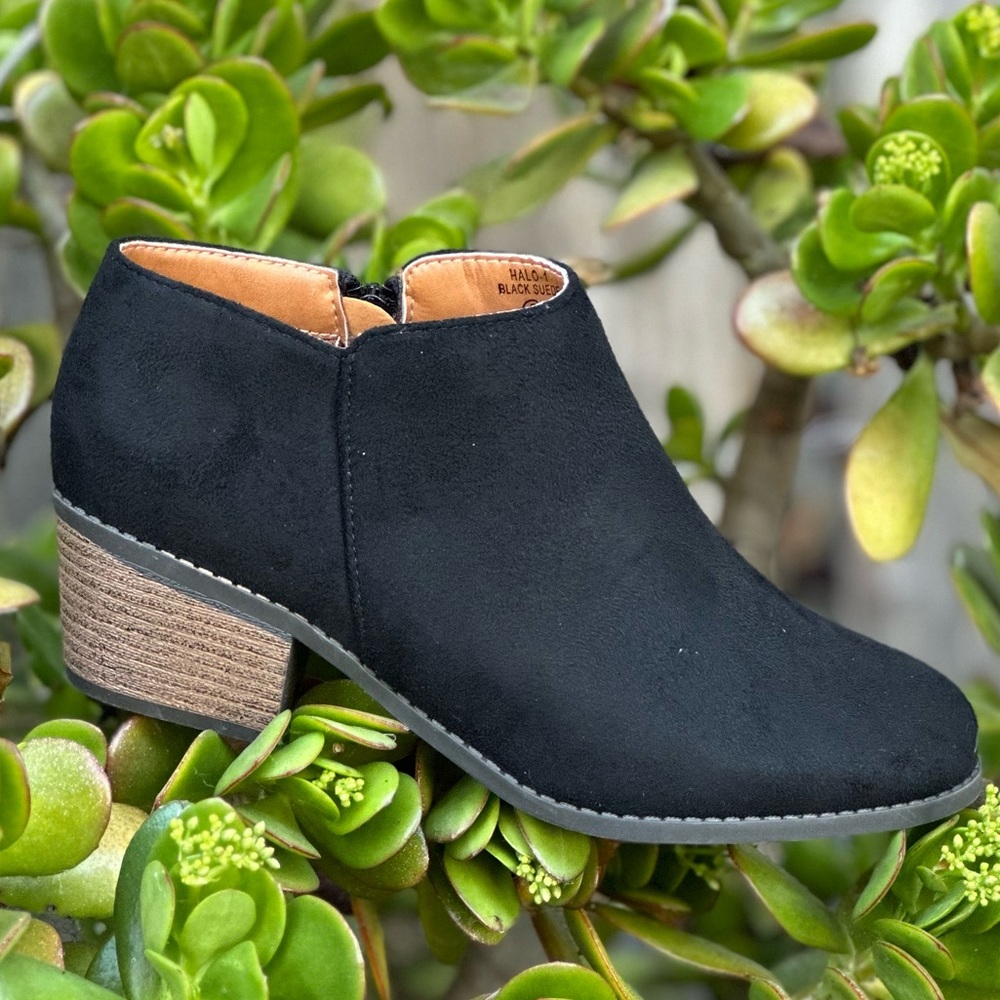 Women's ankle booties